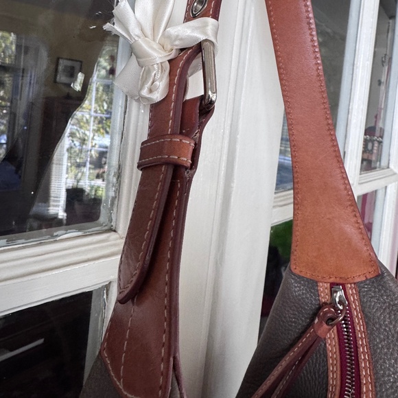 Dooney & Bourke Patterson Pebbled Leather Paige Sac Shoulder Bag Toupe & Tan EUC - Picture 5 of 15